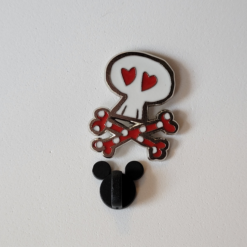 ✴️ 4/$25 Sugar Skull Polka Dot Minnie pin 102032